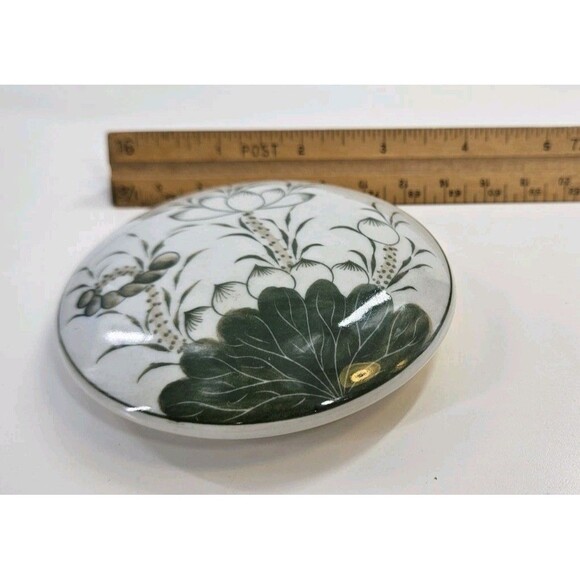Vintage Celadon Trinket Box W Lotus Made in Thailand ~3.5" Handpainted Ceramic - Picture 7 of 12